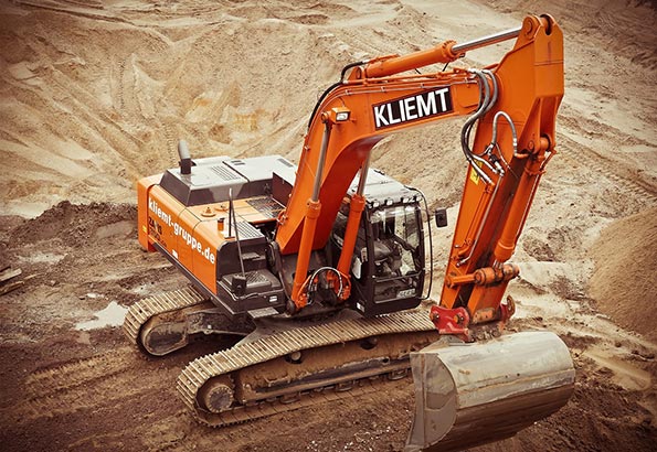 工程机械之推土机深度解析:保养步骤详解、二手市场观察及挖机保养技巧